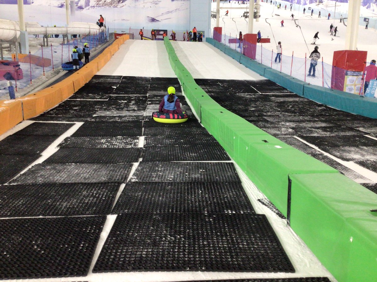 Y5 started their Chill Factor “journey” on the snow park…