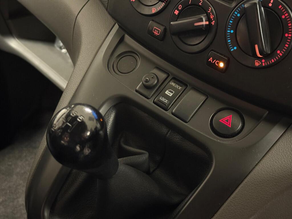 ManualsKE's tweet image. 🚗 FOR SALE: Nissan NV200

Mileage: 188 300km
Registration: 2018 (18 reg)
Fuel type: Diesel
Body type: MPV
Engine: 1.5L
Gearbox: Manual
Doors: 5
Seats: 5
Body colour: White 
📞 0704007000
🌐 manuals.co.ke
✨ Clean, spacious, fuel-efficient and perfect for both business…