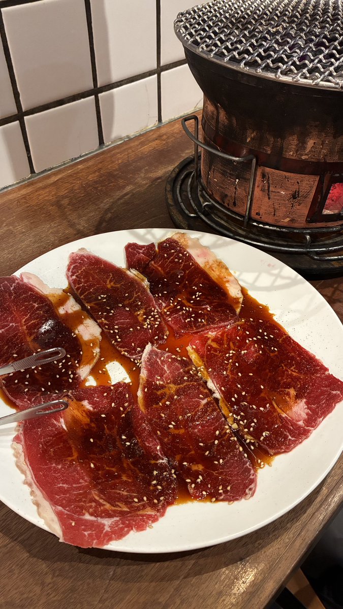 kywx2001's tweet photo. 去了高雄一趟，吃了神仙級燒肉
駁二可以走的範圍更廣了 

臭味也散了 真棒 https://t.co/EN9LxXjDoL