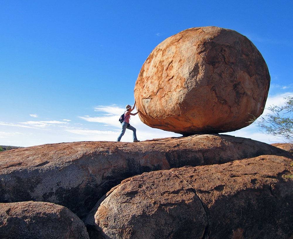 AncientsRback's tweet image. Mysterious rock formations of this world. 
Perfect cuts are only possible if you apply enormous, directed force.

#mystery #world #civilization #trees #nature #game