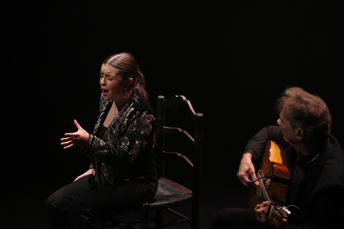 CulturaAND's tweet photo. 👏🏻 El Teatro Central #Sevilla acoge la Gala Final del Circuito Andaluz de Jóvenes Flamencos.

✅ Una iniciativa en colaboración con el @IAJuventud y las peñas enfocada a fomentar nuevos valores en el flamenco y que llevará a los ganadores a actuar en #Madrid el 12DIC. https://t.co/InL84dzRpF
