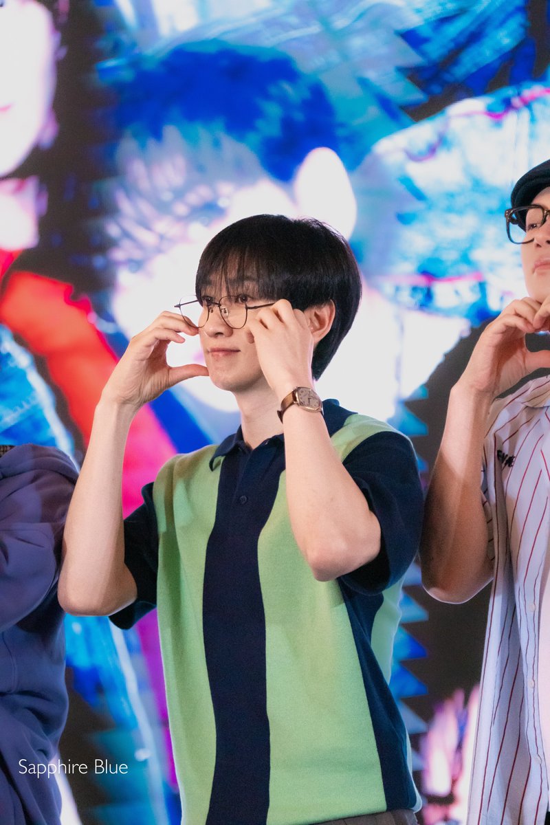 LoveWoonWook's tweet photo. 251117 SuperJunior Fan Sign in Taiwan

💙 @AllRiseSilver 
MBTI is cuteeeee

—
🈲二改  轉載註明出處

#SUPERSHOW10 #20th_Anniversary_TOUR 
#eunhyuk #은혁
#슈퍼주니어  #SUPERJUNIOR https://t.co/76KQeJqEWh