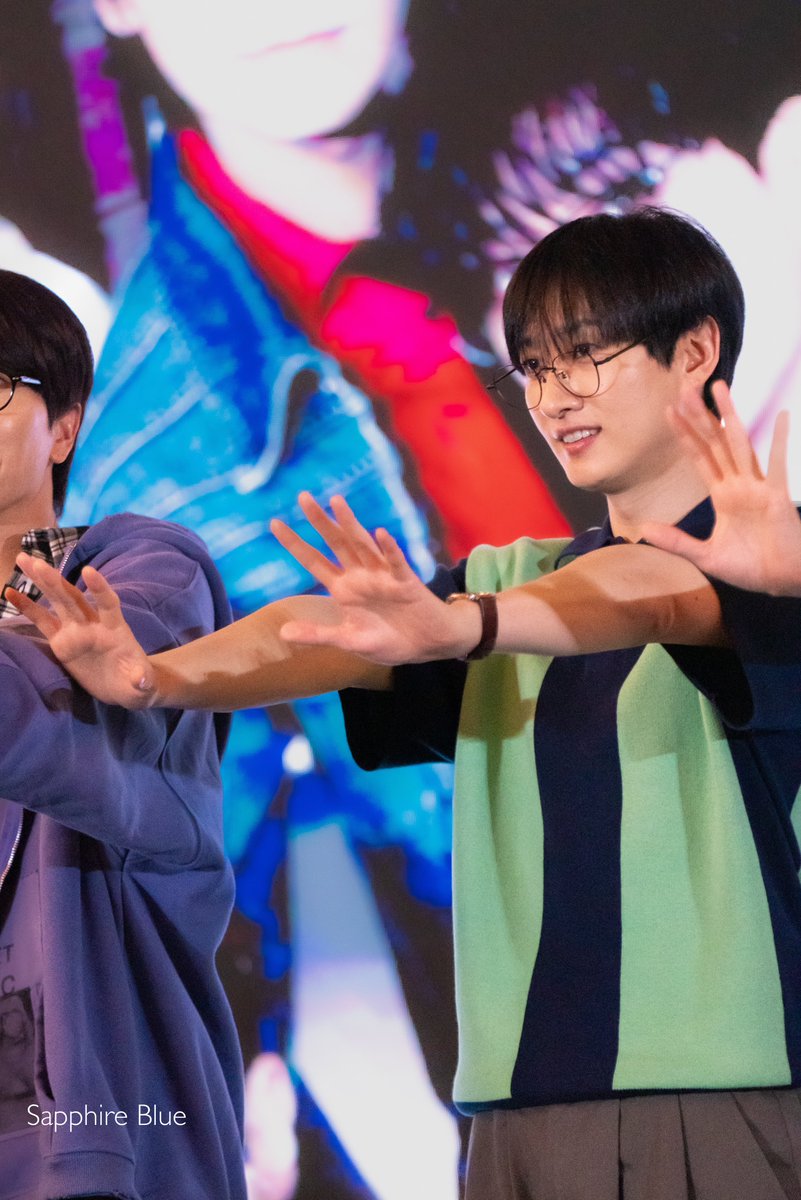 251117 SuperJunior Fan Sign in Taiwan

💙 <a href="/AllRiseSilver/">Dalnim</a> 
MBTI is cuteeeee

—
🈲二改  轉載註明出處

#SUPERSHOW10 #20th_Anniversary_TOUR 
#eunhyuk #은혁
#슈퍼주니어  #SUPERJUNIOR