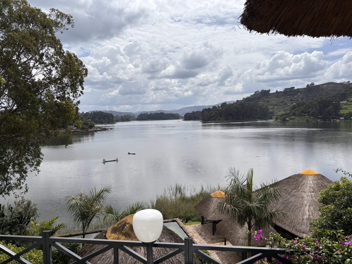 ViljarLubi's tweet photo. I came to the lovely resort by the magnificent Lake Bunyonyi in Uganda. And what did I discover? They have a sauna with HUUM  in it! A proper wood-burning one! 

Estonian saunas are everywhere now!

And of course, I had to go and enjoy it.
🇪🇪🇺🇬 https://t.co/092S9IQhQq