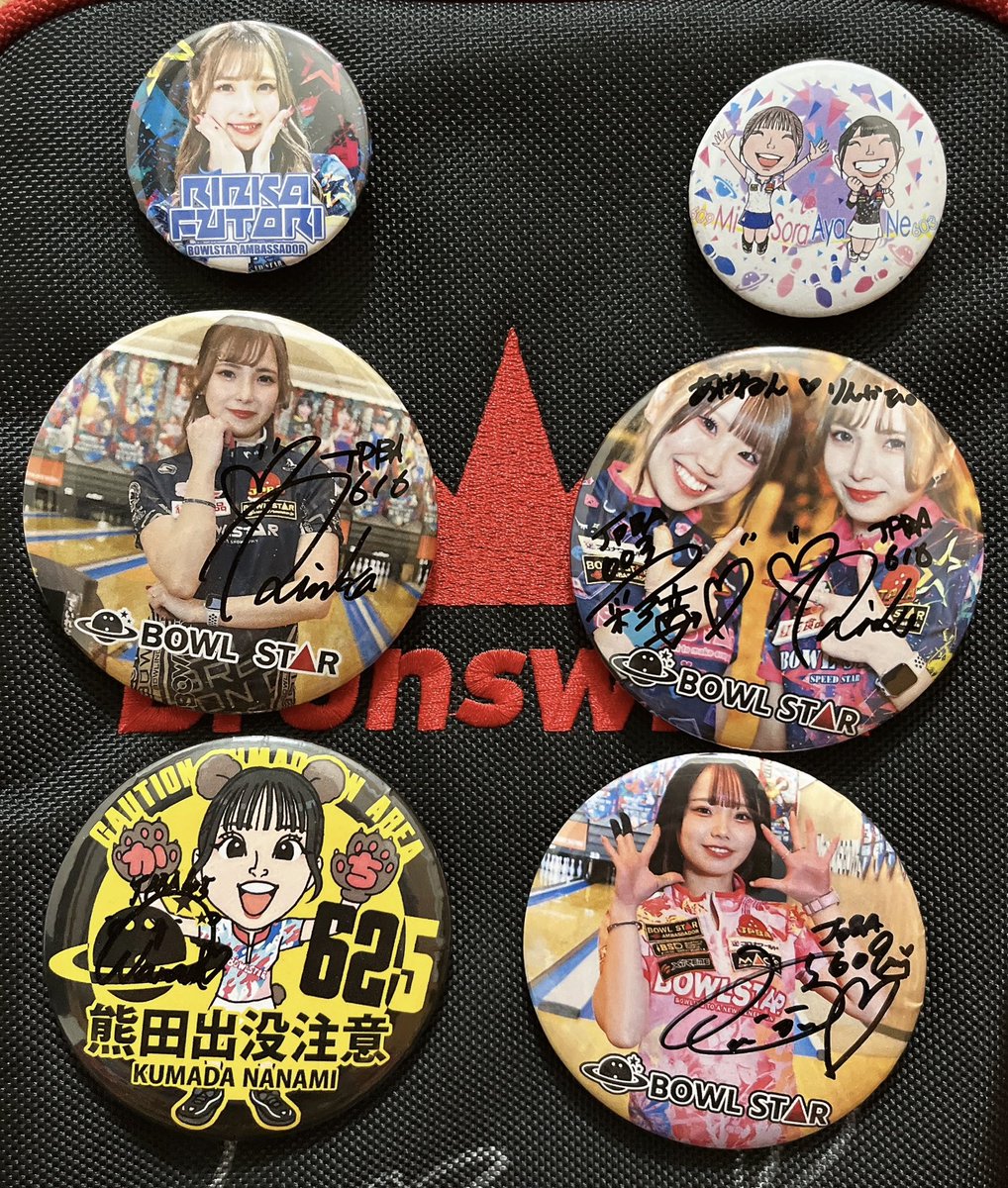 ボールバックに推し達の缶バッジ設置完了🐍🐿🐰🐶🧸