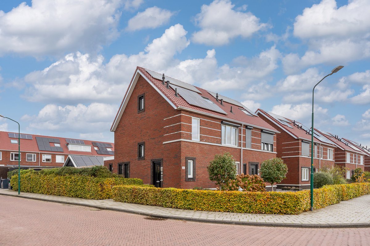Arian van Donselaar tweet media