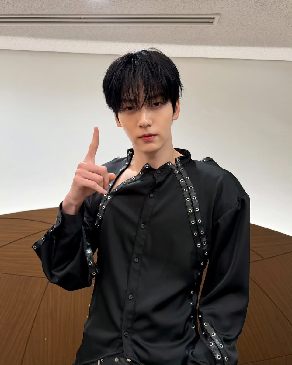 twelve05cm's tweet photo. txt_official weibo update with soobin!
— #SOOBIN #수빈 

🔗 https://t.co/YttVpey6Uz https://t.co/t4OzpoBD1B