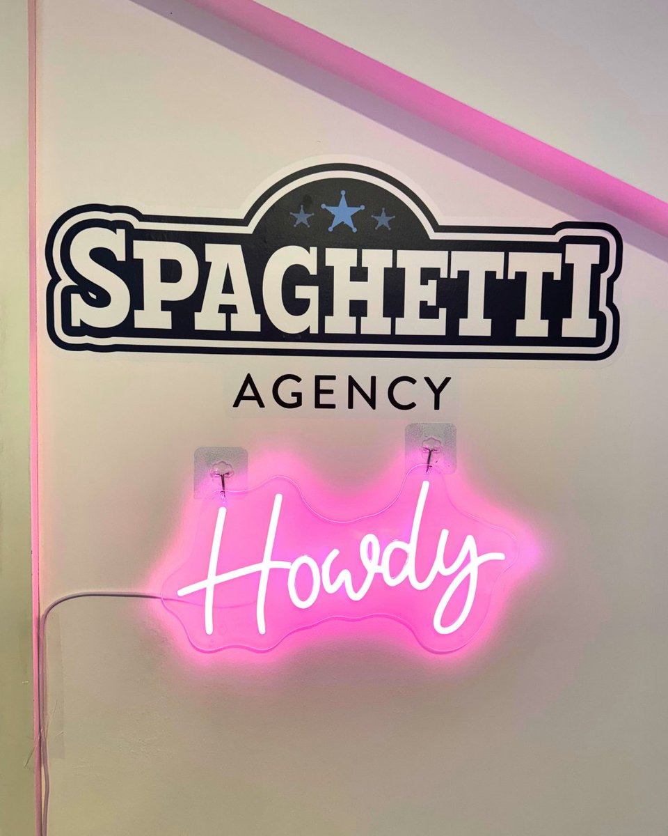 Howdy partners! 🤠 

New day, new neon for the ranch. 💅 🌵 

Yeehaw! ✨
