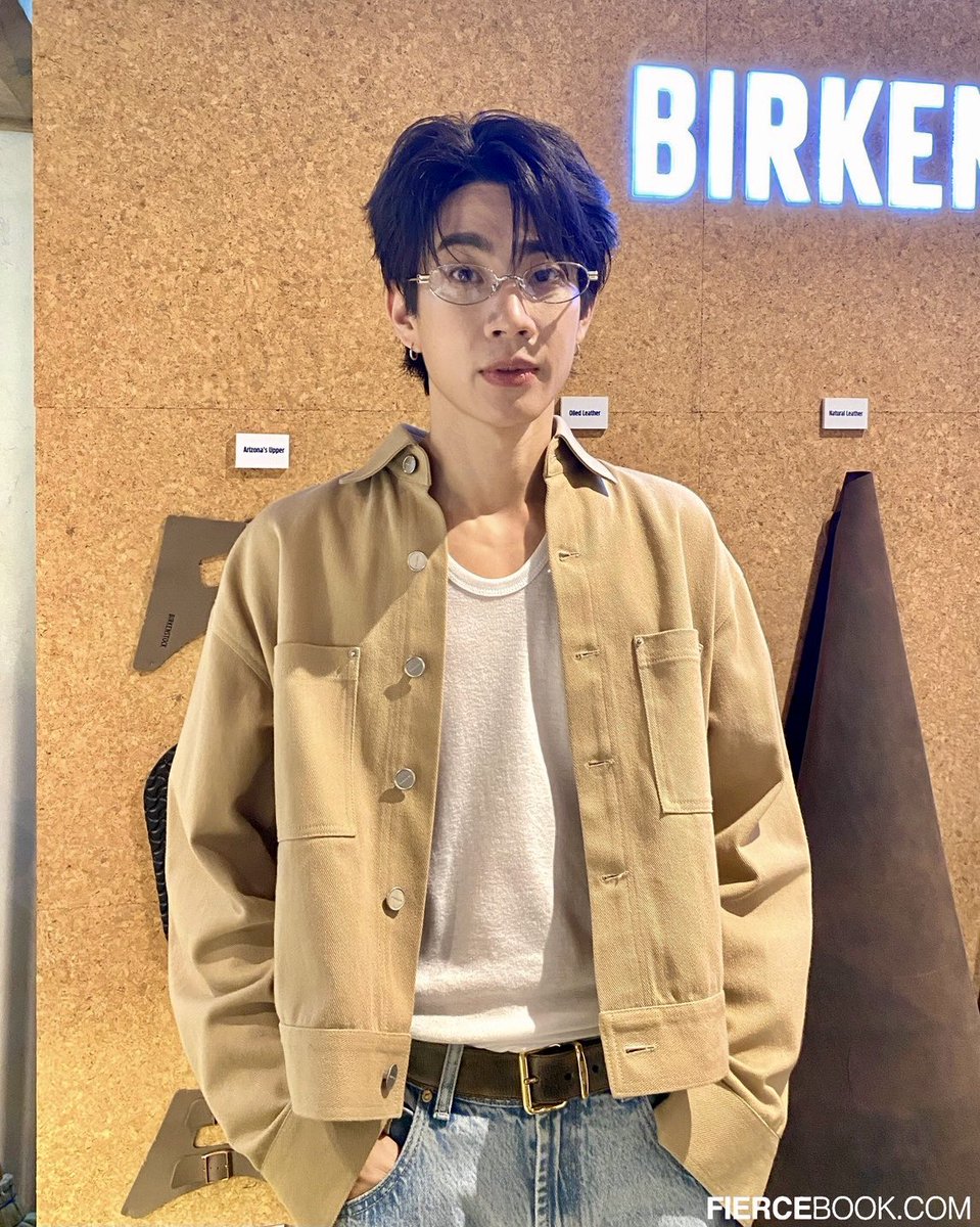 fiercebook_bkk's tweet image. หล่อและเท่สุดๆ #ออฟจุมพล ในงาน BIRKENSTOCK Presents: The Art of Walking Grounded in Nature with Suntur นิทรรศการศิลปะจากศิลปินชาวไทยชื่อดัง 

#Fiercebook #Fiercelive #FiercelivebyJjijie #BIRKENSTOCKTHAILAND #THEARTOFWALKING #OffJumpol