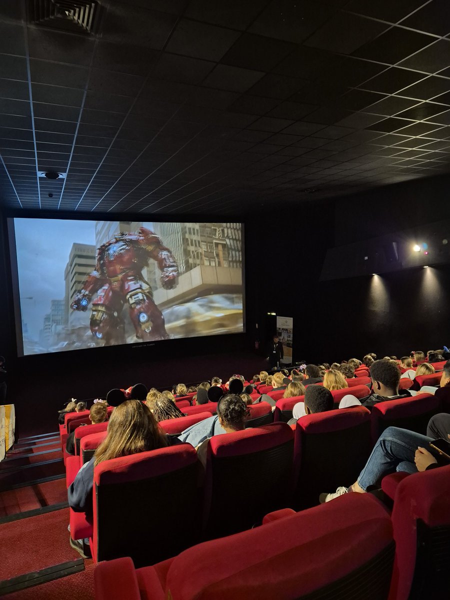 StudyExps's tweet image. Making maths fun and relatable at Disneyland Paris