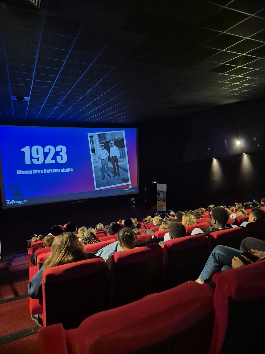 StudyExps's tweet image. Making maths fun and relatable at Disneyland Paris