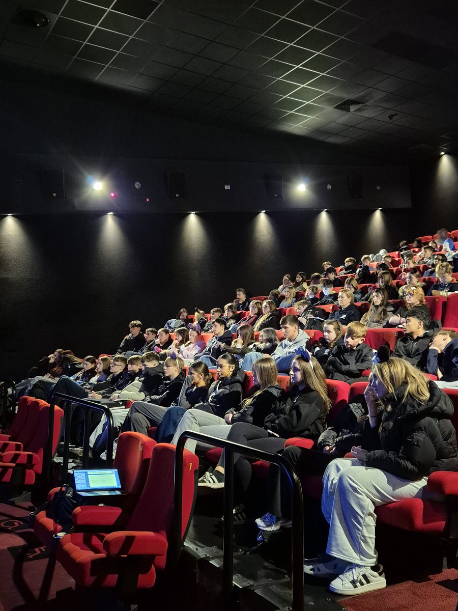 StudyExps's tweet image. Making maths fun and relatable at Disneyland Paris