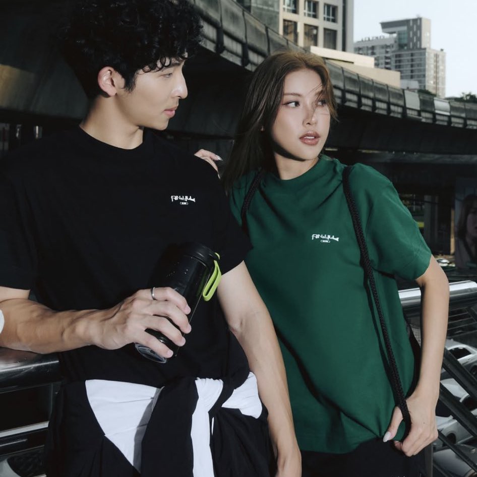 kBEFOREt's tweet photo. WTS / ปล่อยขาย

✨เสื้อยืดสีเขียว size L 990฿ (เคยซักไป1ครั้ง)
✨กางเกงยีนส์ size XL 2190฿

✅รวมส่งแล้ว
สนใจทัก DMได้ค่ะ 
#SiamCenterxANWYLLClub 
#ANWYLL #FriendsOfANWYLL 
#yinyin_anw #SunsetObsession
#ตลาดนัดหยิ่นวอร์ #ตลาดนัดหมูยอ https://t.co/5hS8yIPQ1I