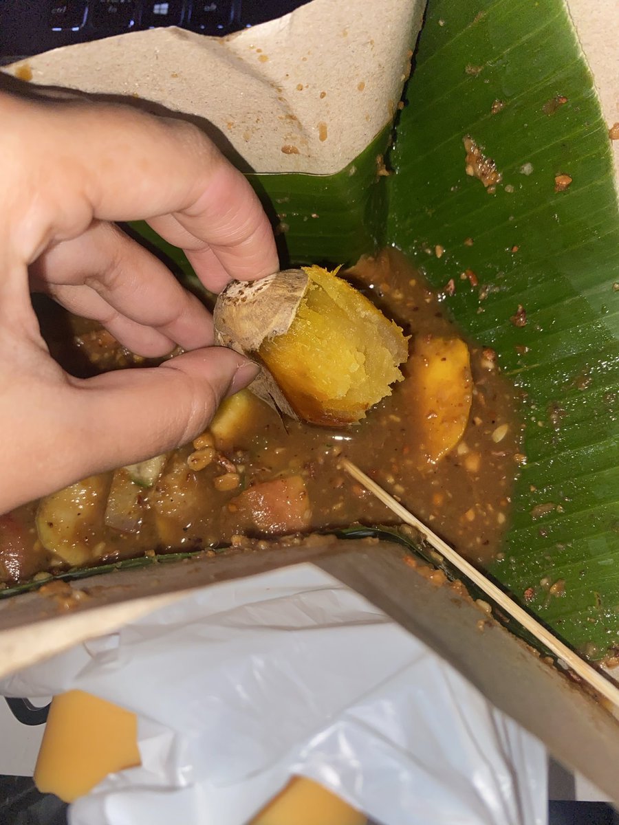 justhumanXOXO's tweet photo. @tanyakanrl Ubi cilembu + bumbu rujak 🤤 https://t.co/6Yqb4eNYmy