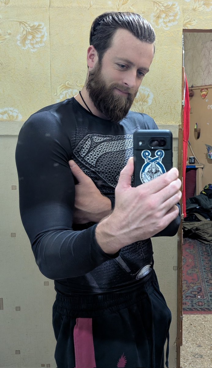 writeIvan's tweet image. Цейво, донати будуть сьогодні?
Початок тижня, може б цейво нє?