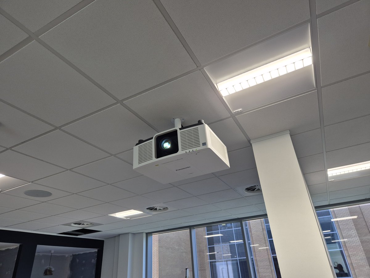Practical_AV's tweet image. Corporate ‘Open Plan’ required a projection screen and video conferencing system to dial in the rest of the company. We installed a @panasonic  PT-MZ880WEJ with a 2.7m Electric screen from Premier Displays. To find out more visit practicalav.co.uk/corporate-and-…