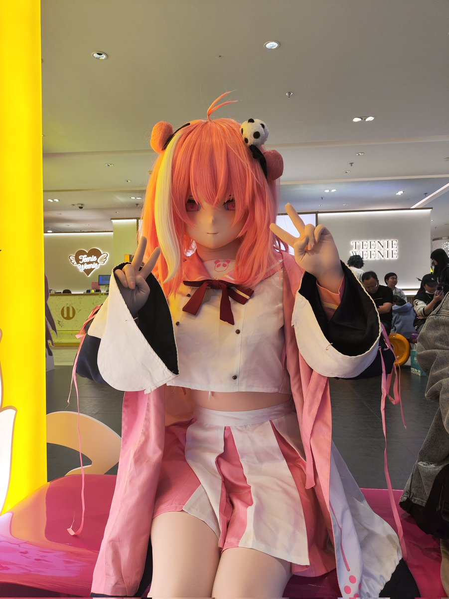 2025.4.5 新世界城
📷 KIG｜笹木咲｜🐼
陪朋友游览上海二次元路线之时
在南京东路偶遇的笹木咲Kiger

#kigurumi #着ぐるみ #笹木咲 #にじさんじ