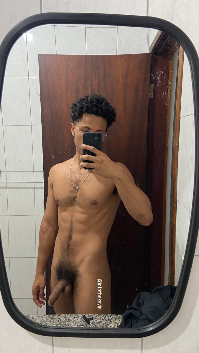 IntotheKevin's tweet photo. Quem eu chamo na DM pra me mamar? https://t.co/WkkVtE2DVd