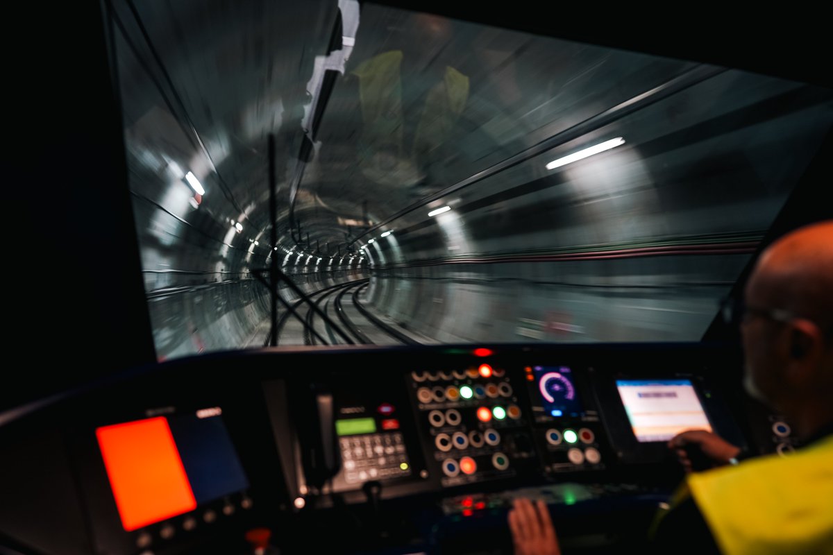 🚇 La Comunidad de Madrid reabre este sábado la Línea 7B de <a href="/metro_madrid/">Metro de Madrid</a> tras completar las obras de consolidación y reparación.

✅ Con una inversión de 171,2 millones de euros, esta infraestructura prestará servicio a 120.000 viajeros diarios. 

+Info: c.madrid/o7f1j