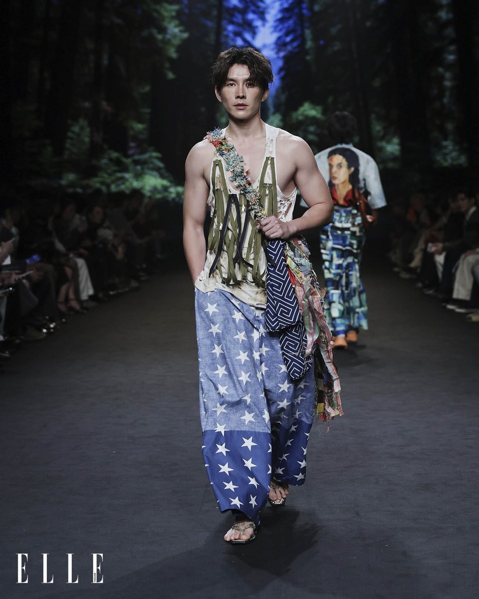 ELLEThailand's tweet image. เก็บตกภาพของ บาส อัศวภัทร์ @basvpr_ และ น็อต ณัฐสิทธิ์ @nodted ที่ร่วมเดินแบบในงาน ELLE Fashion Week 2025 กับโชว์ Boy Scouts ELLE MEN Presented by XPENG 

#EFW2025
#SeeYouAtTheTent
#ELLEThailand
#EFW25ATICONSIAM
#basvpr_ #nodted