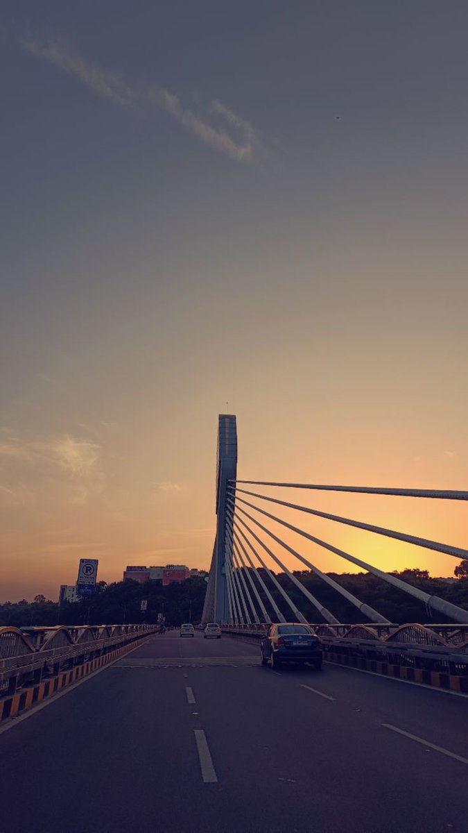 levithefirst's tweet image. gm, another monday to yap about @SIXR_cricket and @multibank_io (will be diving into their partnerships a little bit later)

Have a blessed day and stop checking your bags(like you have one anyways)