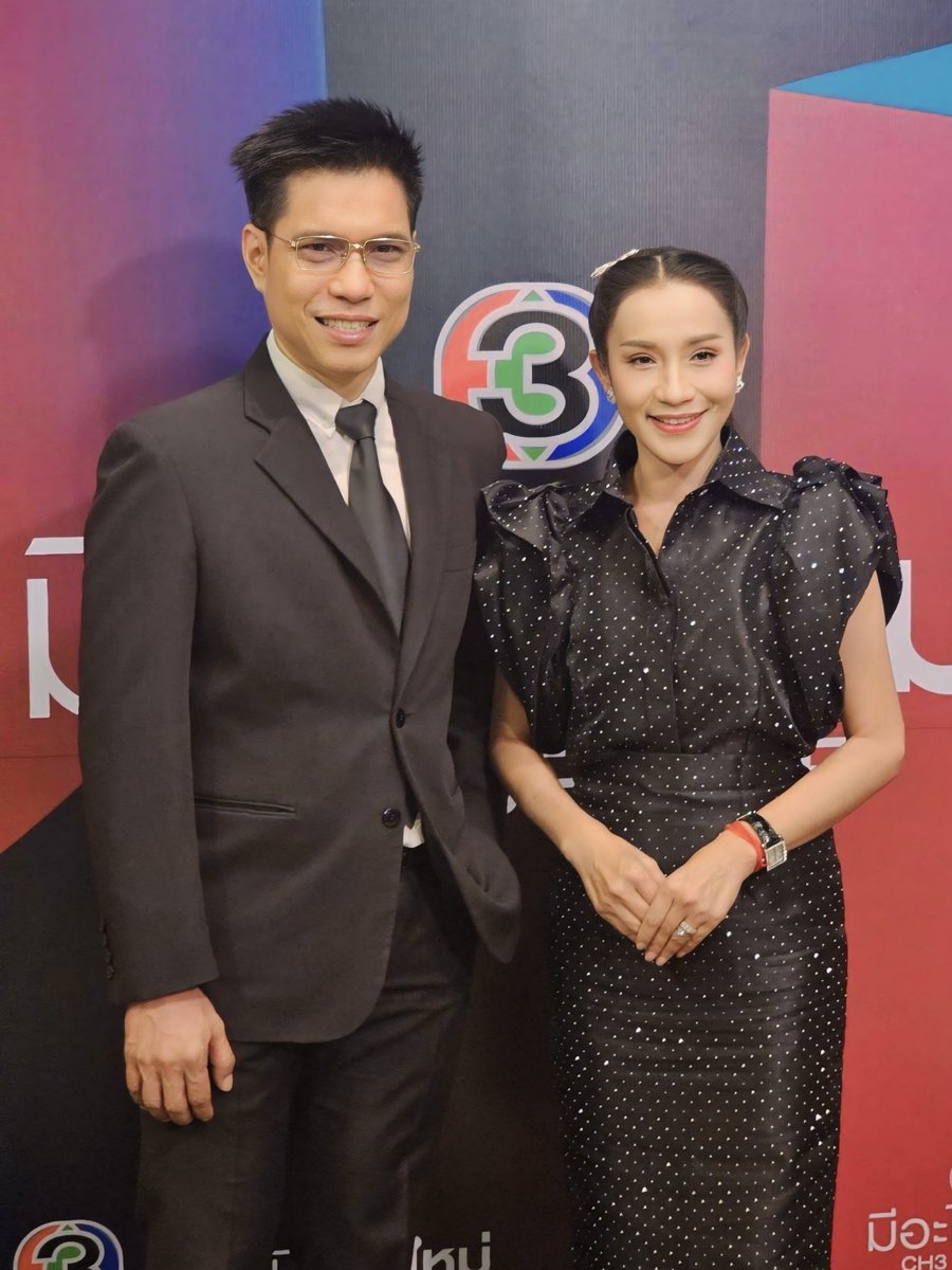 กลับมาแล้ววว! “จอมใจอโยธยา” รีรันทุกวันเสาร์ 17.20 น. เริ่ม 29 พ.ย. นี้
และใน #CH3มีอะไรใหม่ สุดพิเศษ ดร.วีรินทิรา นาทองบ่อจรัส ผู้เขียนนิยายต้นฉบับ มาเล่าให้ฟังเองเลย!
ตำนานที่ทุกคนรอคอย ต้องดูให้ได้นะคะ 💕
#จอมใจอโยธยารีรัน #ช่อง3กด33