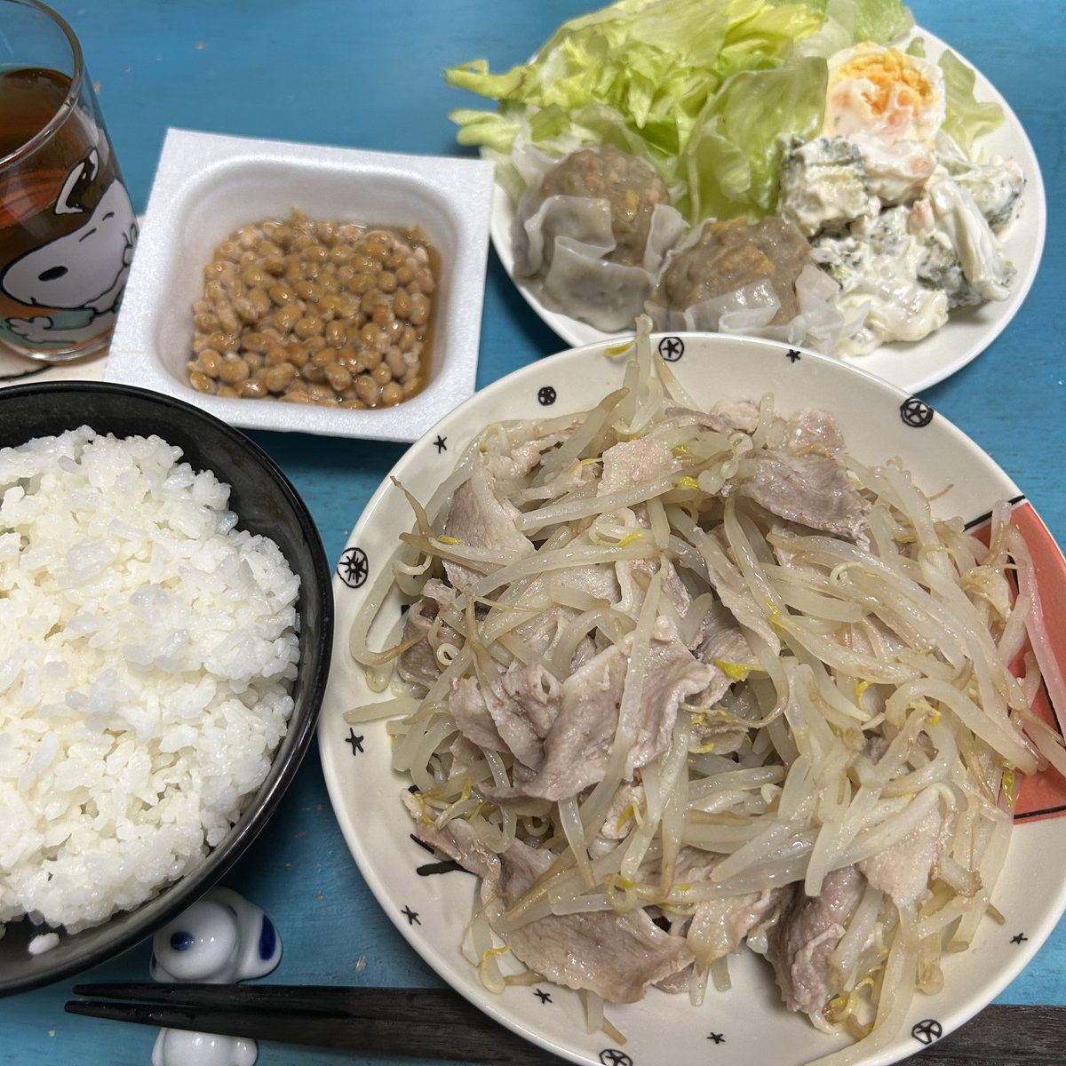 jangoool's tweet image. 11月17日月曜日

お疲れ様っす❕
月曜から忙しかったぁ
明日も忙しいの確定
頑張るぜ💪

晩メシは
豚もやし蒸し焼き
サラダ
焼売
納豆