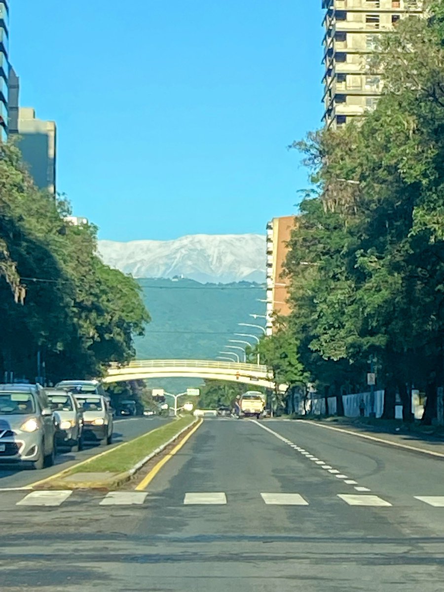 Tucumán despertó con los cerros nevados (Mate de Luna y Pellegrini, 7 AM)