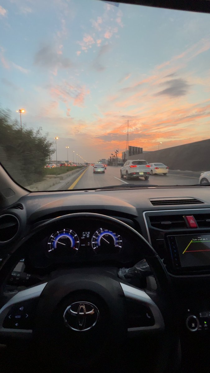 انا صورتها والله العظيم تصويري
والله والله انا