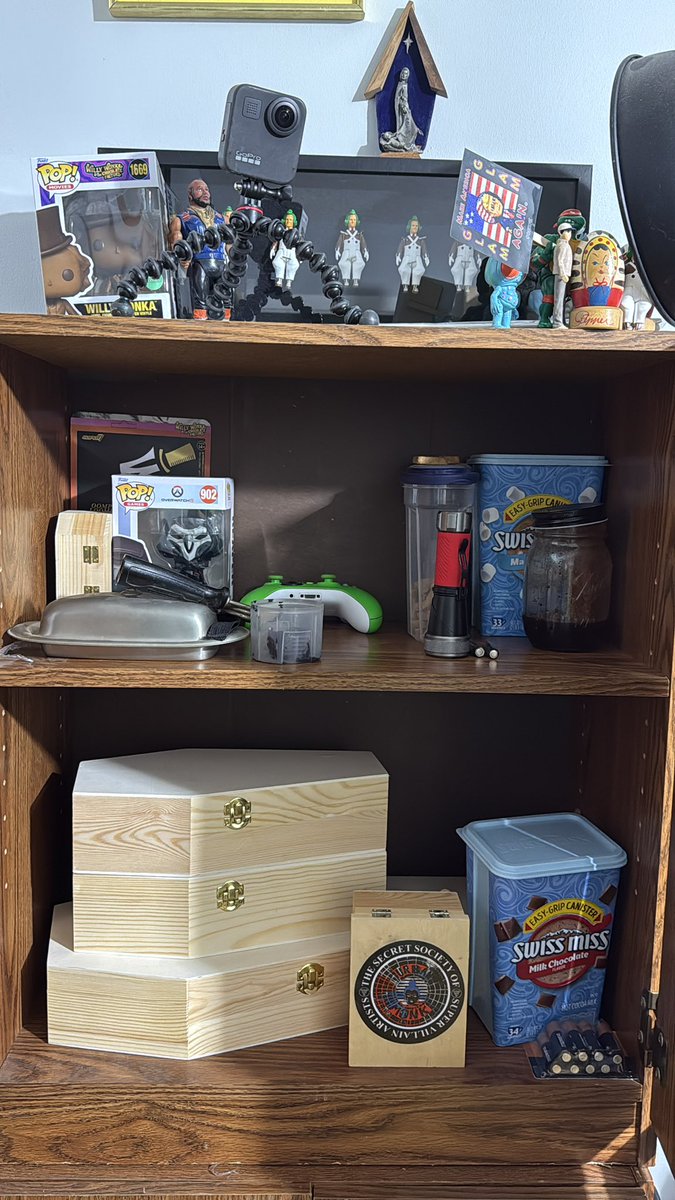 I will explain nothing.

This is the magic drawer.

Its contents change.

Dropping a Monkism Monday:
In a couple minutes.

Reepz