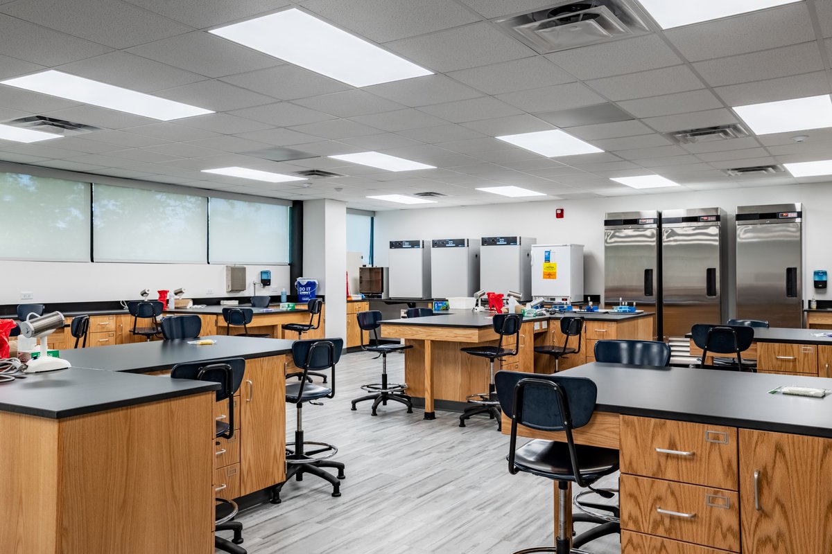 BhdgInc's tweet photo. The C&amp;E Instructional Wings modernization project has been a huge success! Our design approach is all about blending cutting-edge technology with modern higher education trends. #HigherEdDesign #CampusInnovation #JALC #StudentCentricSpaces #ModernArchitecture #CommunityFocused https://t.co/5wDl5RA9GS