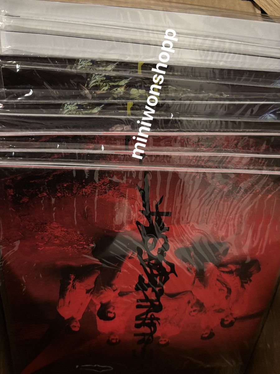 miniwonshop's tweet photo. พร้อมส่ง อัลบั้มเต็มไม่แกะ

Make 380
You , Mine 350
 
ราคารวมส่ง
สนใจ dm ka

#ตลาดนัดENHYEPN #ตลาดนัดenhypen https://t.co/sQiFben6u4