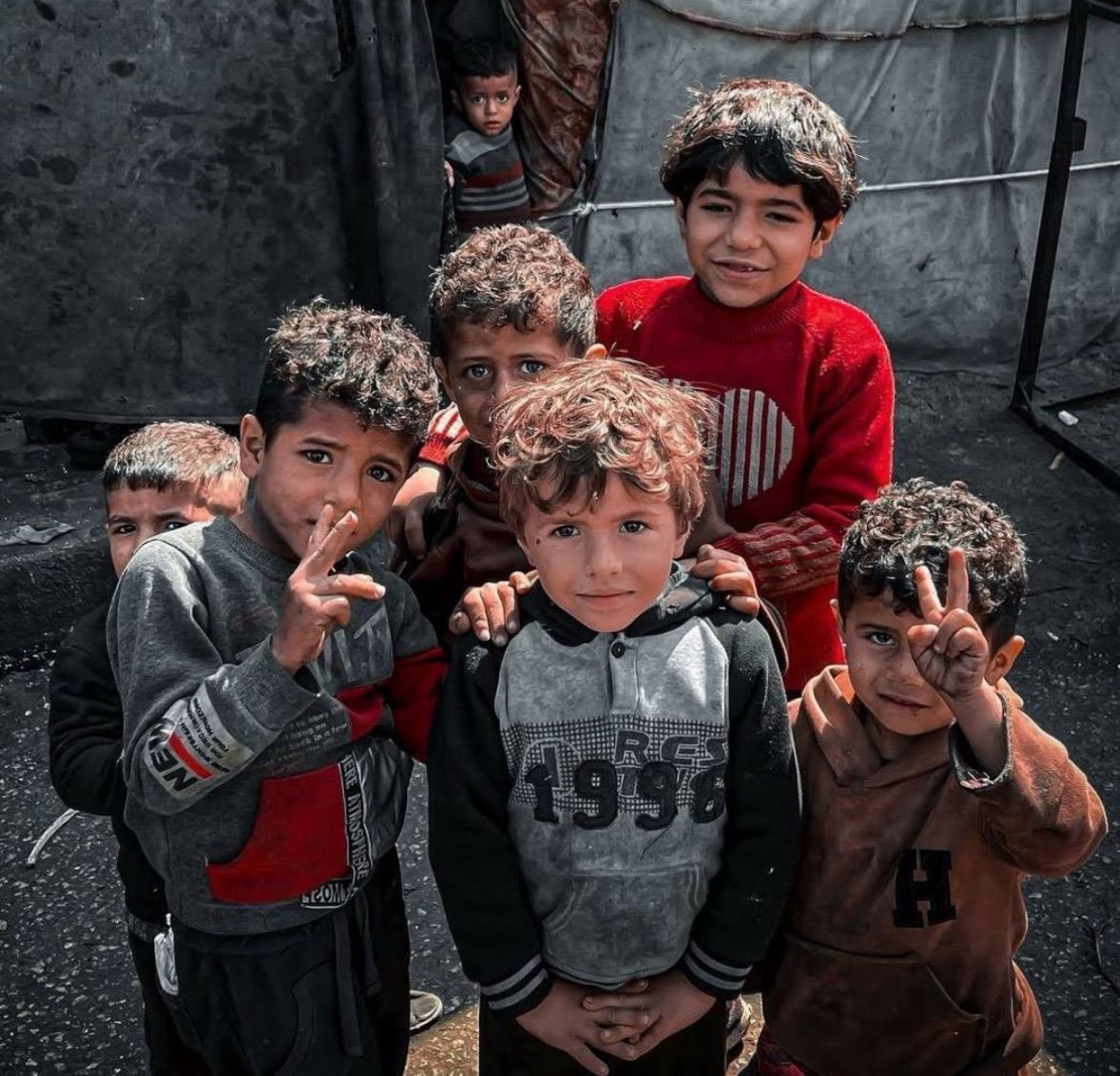 AbujomaaGaza's tweet image. In Gaza, people have drinking water is mixed with sewage.

“This causes several diseases including skin rashes, diarrhoea, stomach pain and many others,” Director of Al Shifa Hospital says.