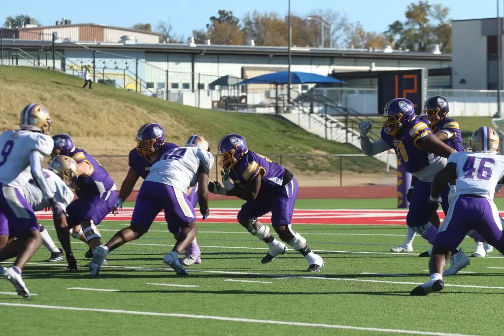 DennisCorian07's tweet image. True Freshman Full Season Film Coming Soon❗️#JUCOPRODUCT
#TrenchBully