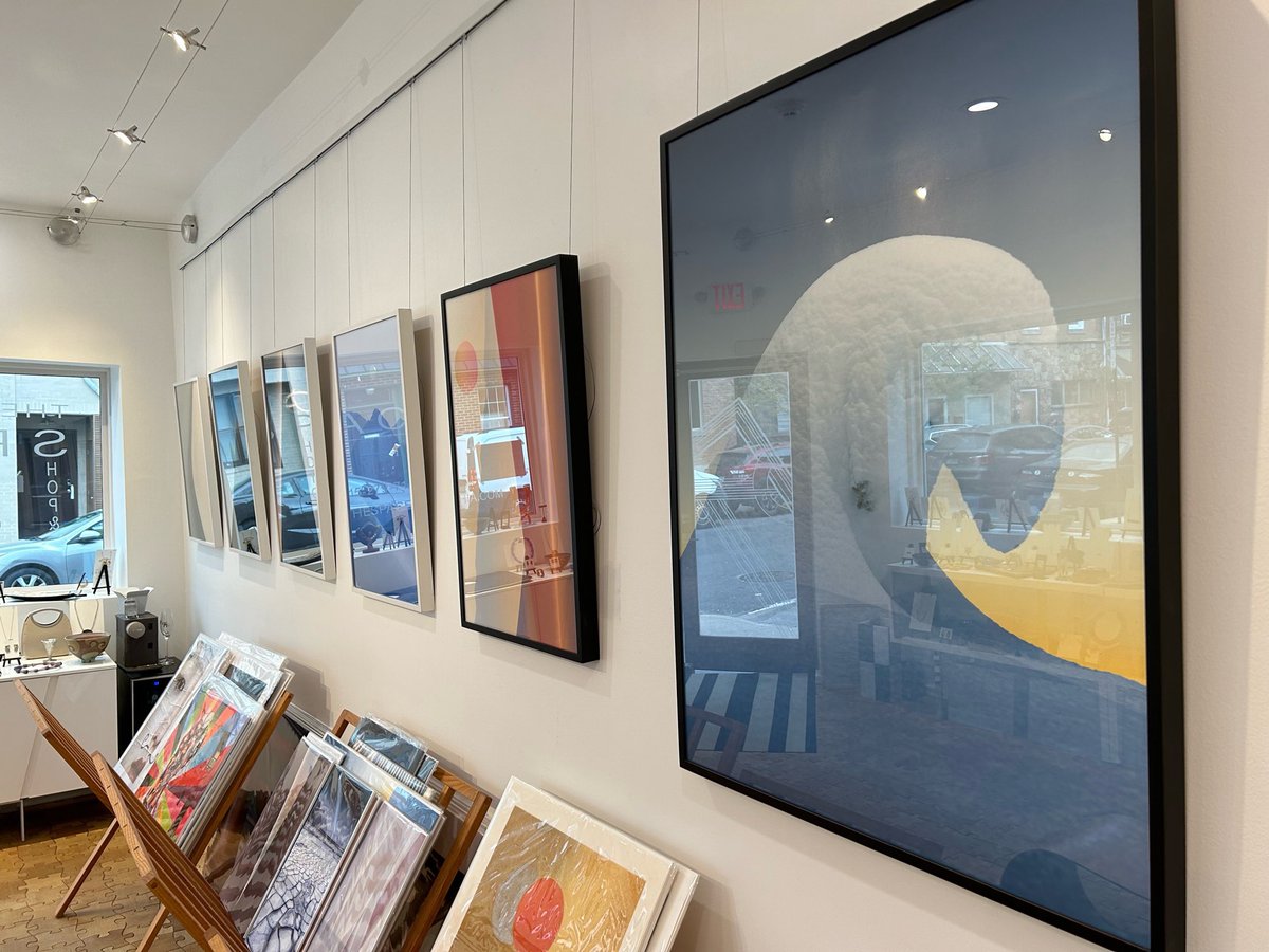 Gm! The camera, the composition, the exhibition