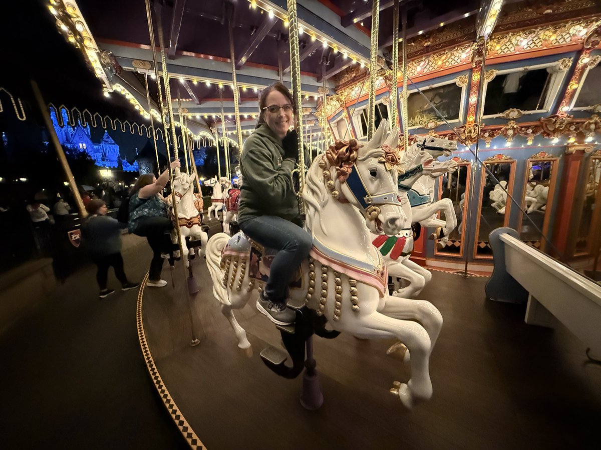 collodi's tweet image. Spent all of Sunday at Disneyland. Enjoyed lots of Park snacks, rides and shows. Always fun to immerse into a magical world for a time. 

#CollodiAdventures