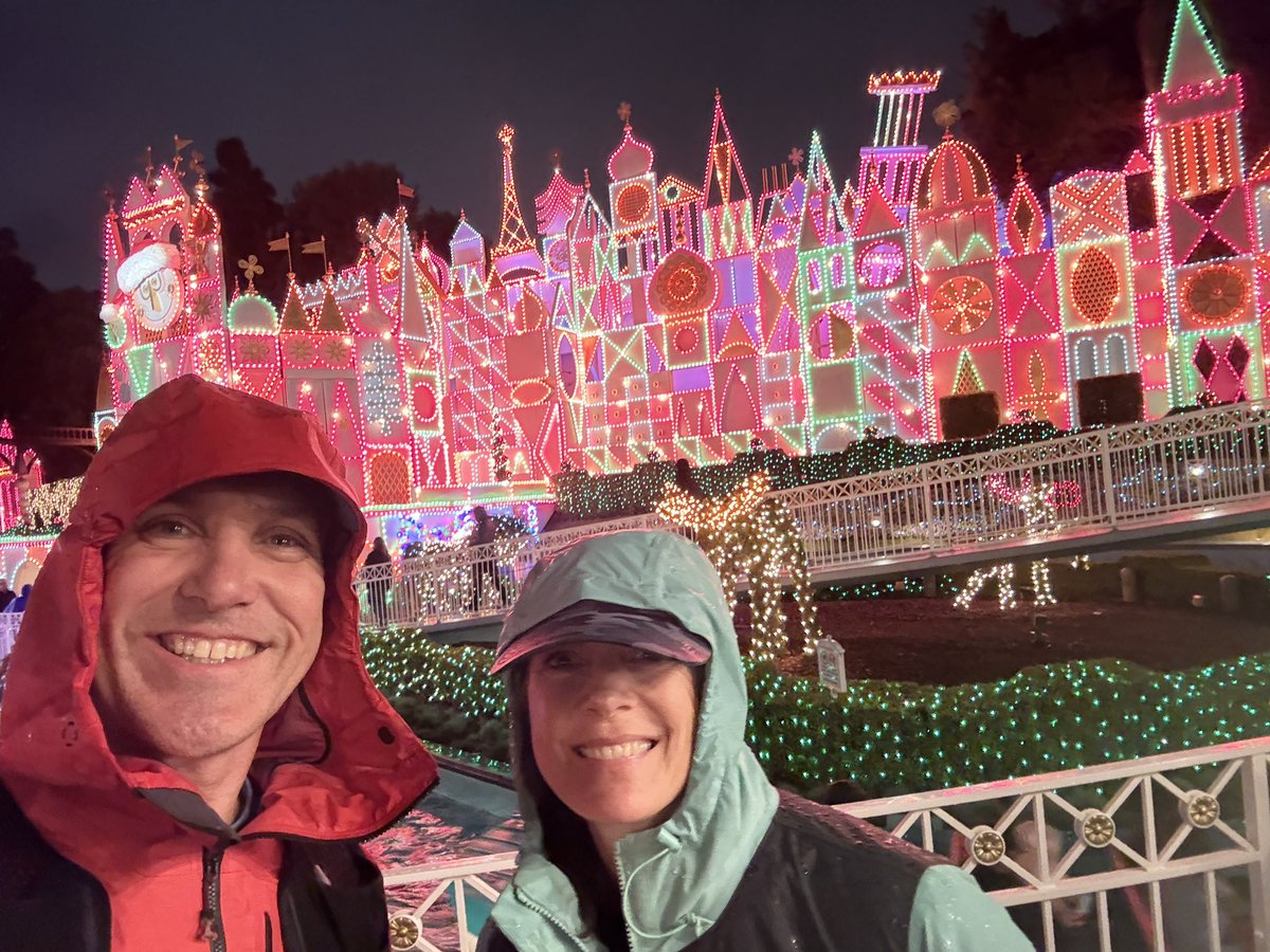 collodi's tweet image. Spent all of Sunday at Disneyland. Enjoyed lots of Park snacks, rides and shows. Always fun to immerse into a magical world for a time. 

#CollodiAdventures