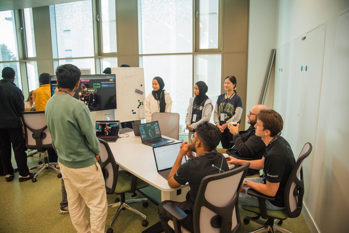 GRESEARCHjobs's tweet image. 🌍 G-Research on the road! 🌍

We’re in Oxford this week for our final campus event - Jobs for Mathematicians fair. Come meet the team and learn more about life at G-Research.

We’re still hiring - explore our roles: eu1.hubs.ly/H0pJFfD0

#MathsCareers #GResearch #OnTheRoad