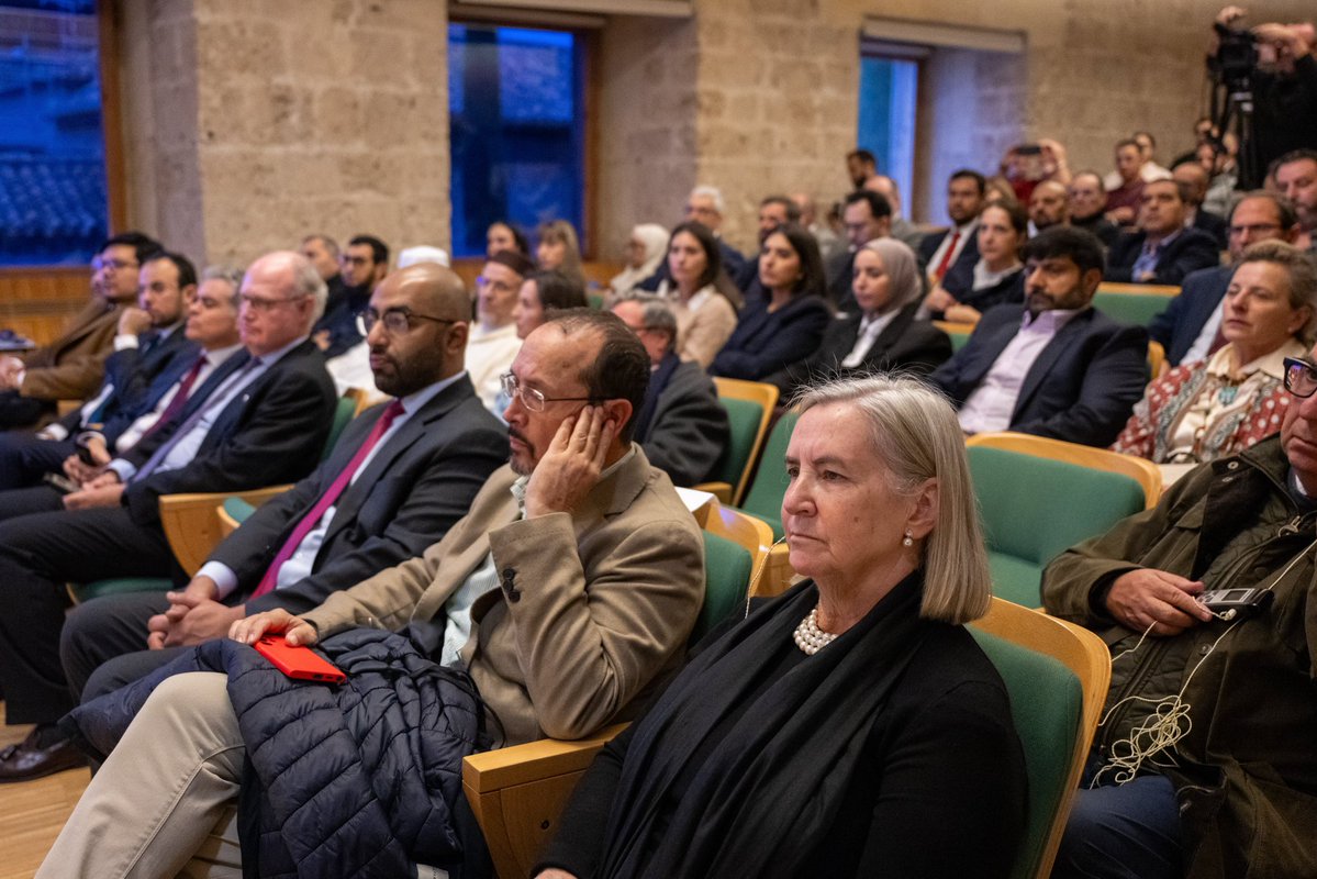MWLOrg_en's tweet image. Earlier today marked a first of its kind in the modern history of the Alhambra Palace: hosting a Muslim figure.

H.E. Sheikh Dr. #MohammedAlissa @MhmdAlissa, Secretary-General of the Muslim World League (MWL) and Chairman of the Organization of Muslim Scholars, delivered a…