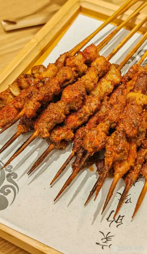 kragcedc's tweet image. 👉 香ばしい焼き肉は、いつも食欲をそそる