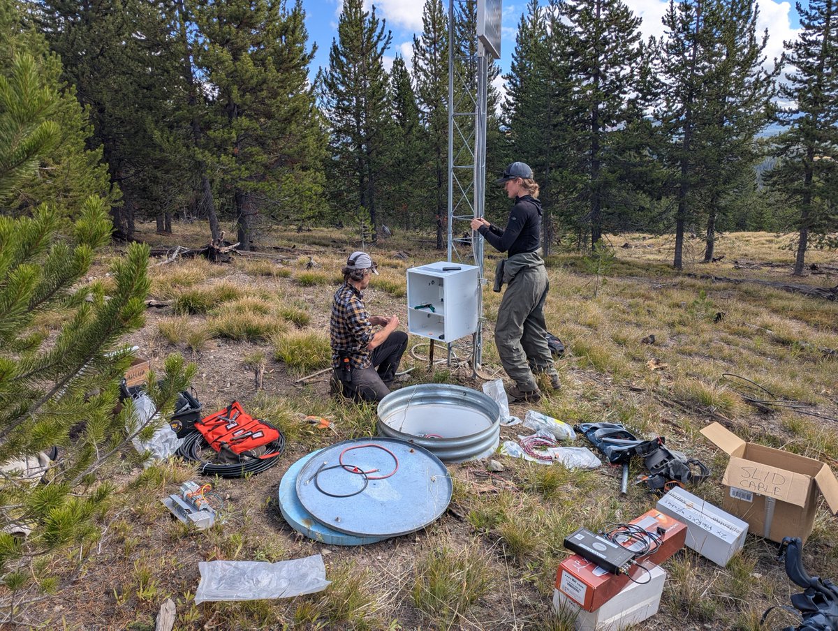 USGSVolcanoes's tweet image. Many of the monitoring sites in Yellowstone National Park are located in remote areas.  When they go offline, a lot of preparation and effort is necessary to bring them back to functionality. Not to worry.  #Yellowstone #CalderaChronicles is on the job!

usgs.gov/observatories/…