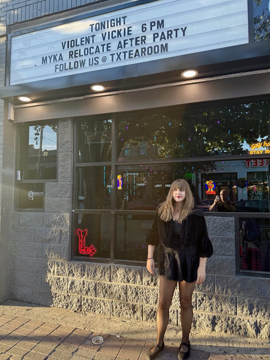 🖤 VIOLENT VICKIE 🖤 (@violentvickie) on Twitter photo 