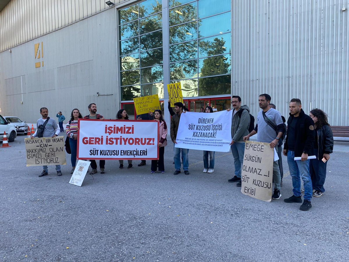 Süt Kuzusu projesi kapsamında çalışırken İzmir Büyükşehir Belediyesi tarafından işten atıldıktan sonra direnişe geçen işçilerin direnişlerinin  79. gününde gerçekleştirdikleri basın açıklamasına katıldık.

Direnen Süt Kuzusu işçileri kazanacak.