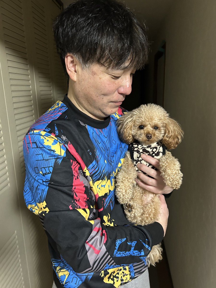 hirotac0424's tweet image. 明日はFocusM実況🎤

中田花奈🆚長村大🆚和泉由希子🆚田中祐
※敬称略

解説は先日セットをしてもらった福島佑一プロ👑

その時ネットで買った派手な服がデカすぎたので仁平さんにあげた🤣✨

早速着てる写真を送ってくれた🕺
とても似合ってるし🐶ちゃん可愛い😍
(福島さんにはいらないって言われたw)