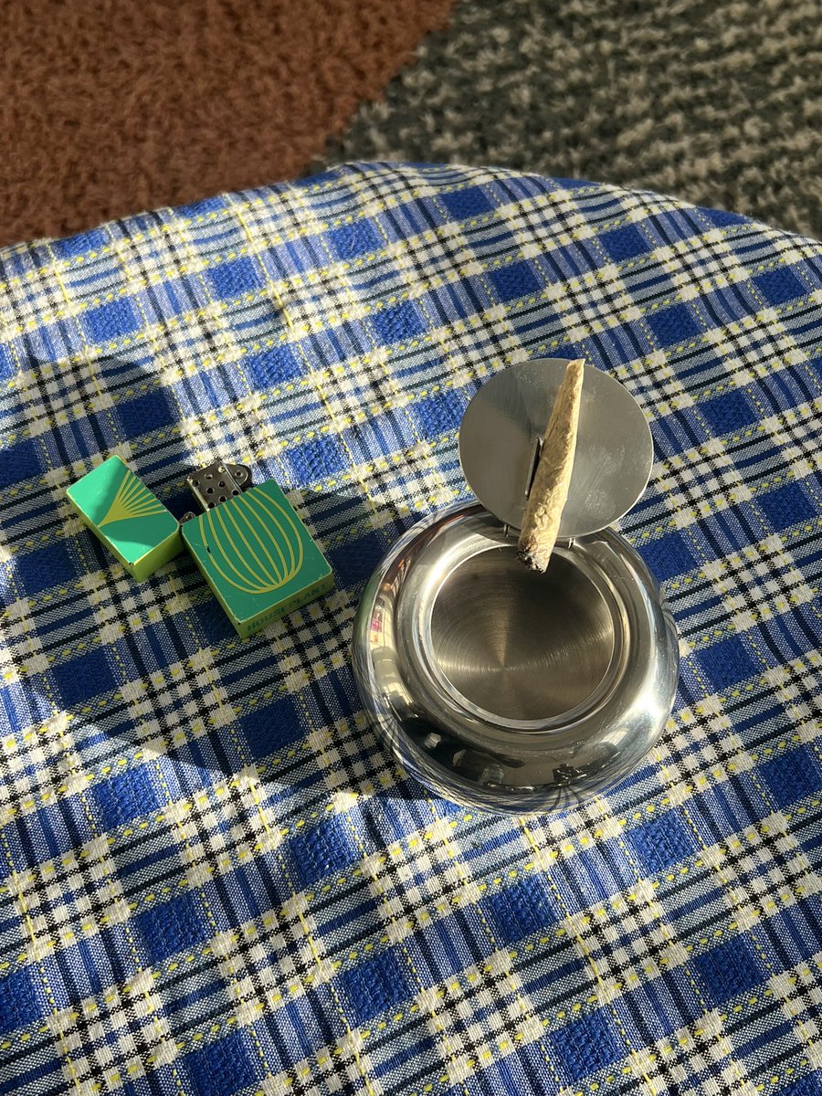 Big €uro tweet media