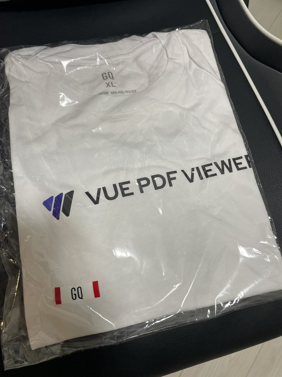 mooooda_dev's tweet image. Vue Fesのスタッフ打ち上げ楽しかった〜
じゃんけん勝ってTシャツいただきました！

VUE PDF VIEWER使ったことないけど明日から職場で着用して広告塔になろう
#vuefes #vuepdfviewer