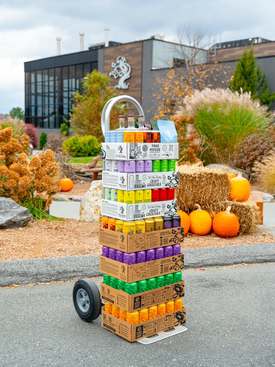 TreeHouseBrewCo's tweet image. &apos;Tis the season to stock up! 🍻🦃🎄

Ahead of Thanksgiving and Christmas, we would like to remind you about our beverages to go, available at all Tree House locations. 

It&apos;s a bit of a marvel to see roughly the same availability in our small outposts in Boston and Sandwich as we…
