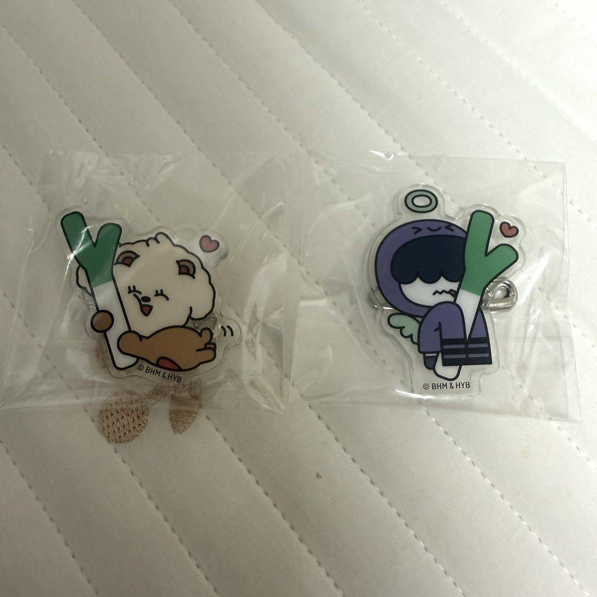 ___ticket___97's tweet photo. TXT プルバトゥ  PPULBATU
 ご当地 アクリルバッチ 交換

【譲】写真のもの

【求】埼玉 ファンチュン（優先）
                 ダゴニャン
     
郵送にて交換希望です！
リプかDMお願いします🙇‍♀️ https://t.co/HexobdkxXN