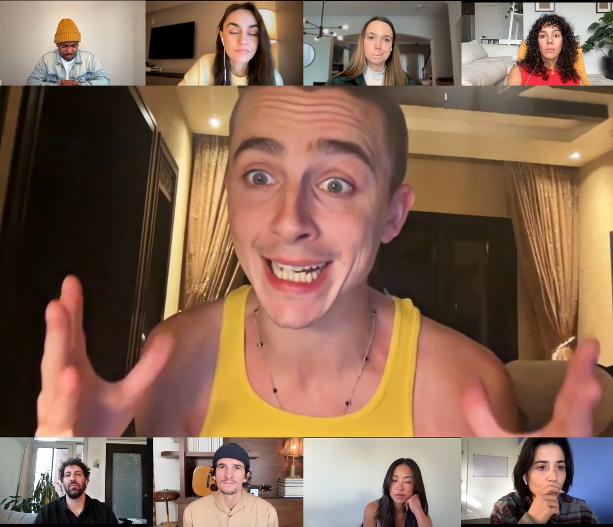 agirlfromperth's tweet image. me in the group chat