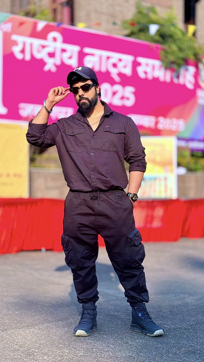 RAVISHRATHI2's tweet photo. 🖤🖤 https://t.co/ZB9XrcpJYt